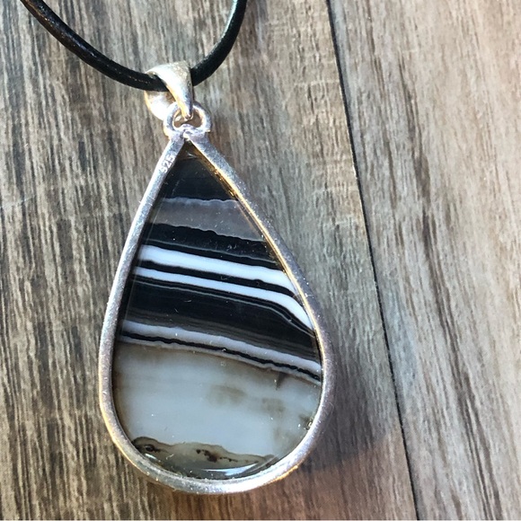 Black Banded Agate Jewelry Set - Picture 6 of 15
